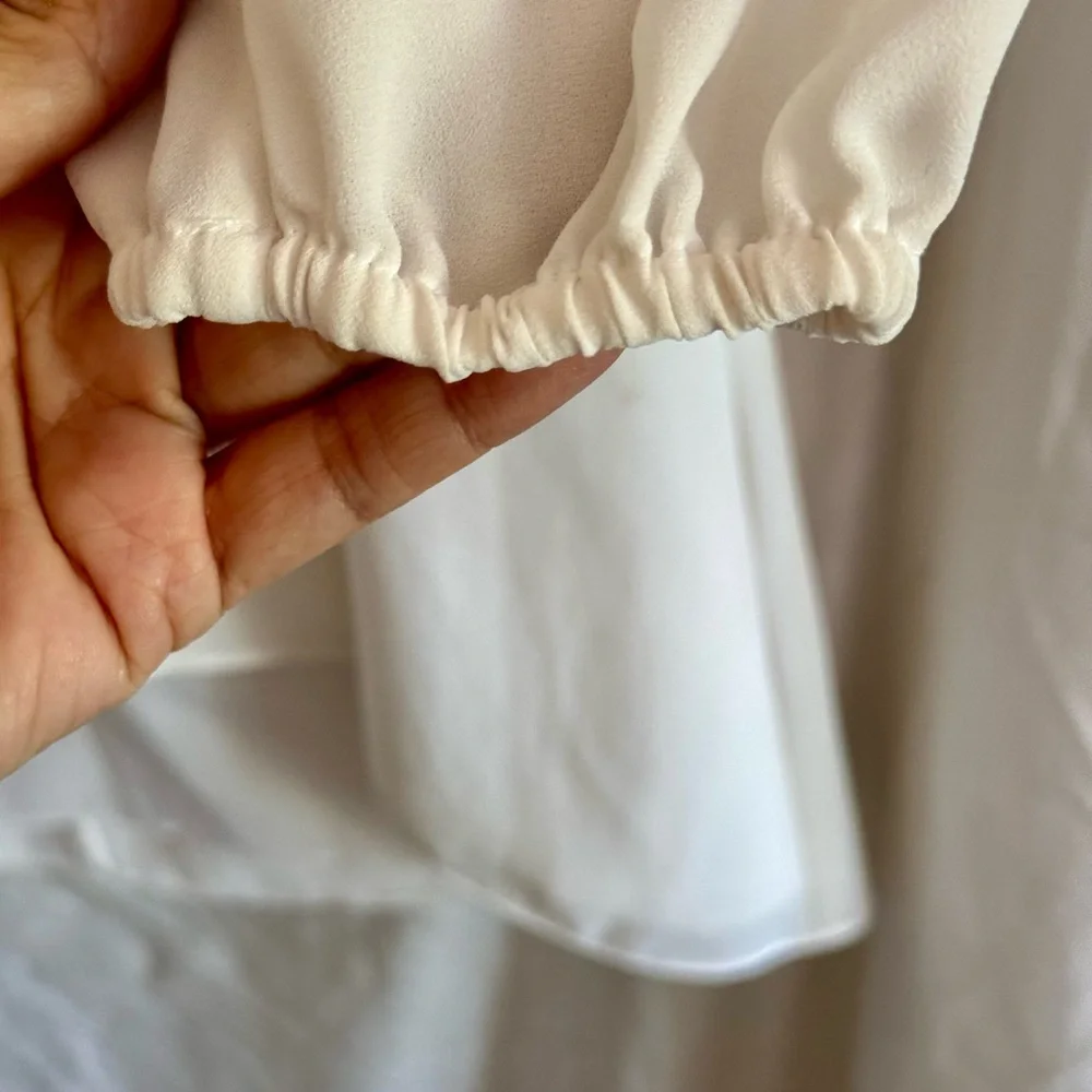 White House Black Market Size 10 Creamy White Cold Shoulder Flowy Soft Dress - Picture 4 of 6